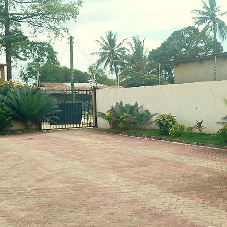 Shamool Hotel Dar es Salaam Bagian luar foto